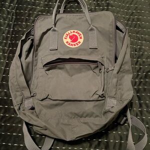 Fjallraven Classic Kånken backpack. Flint Grey